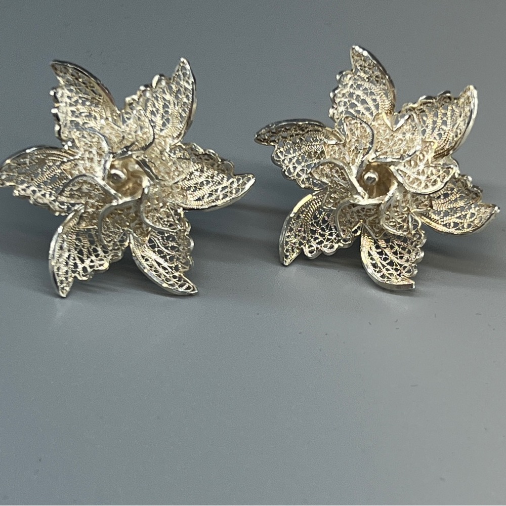 Sterling Silver screwback vintage filligree earrings